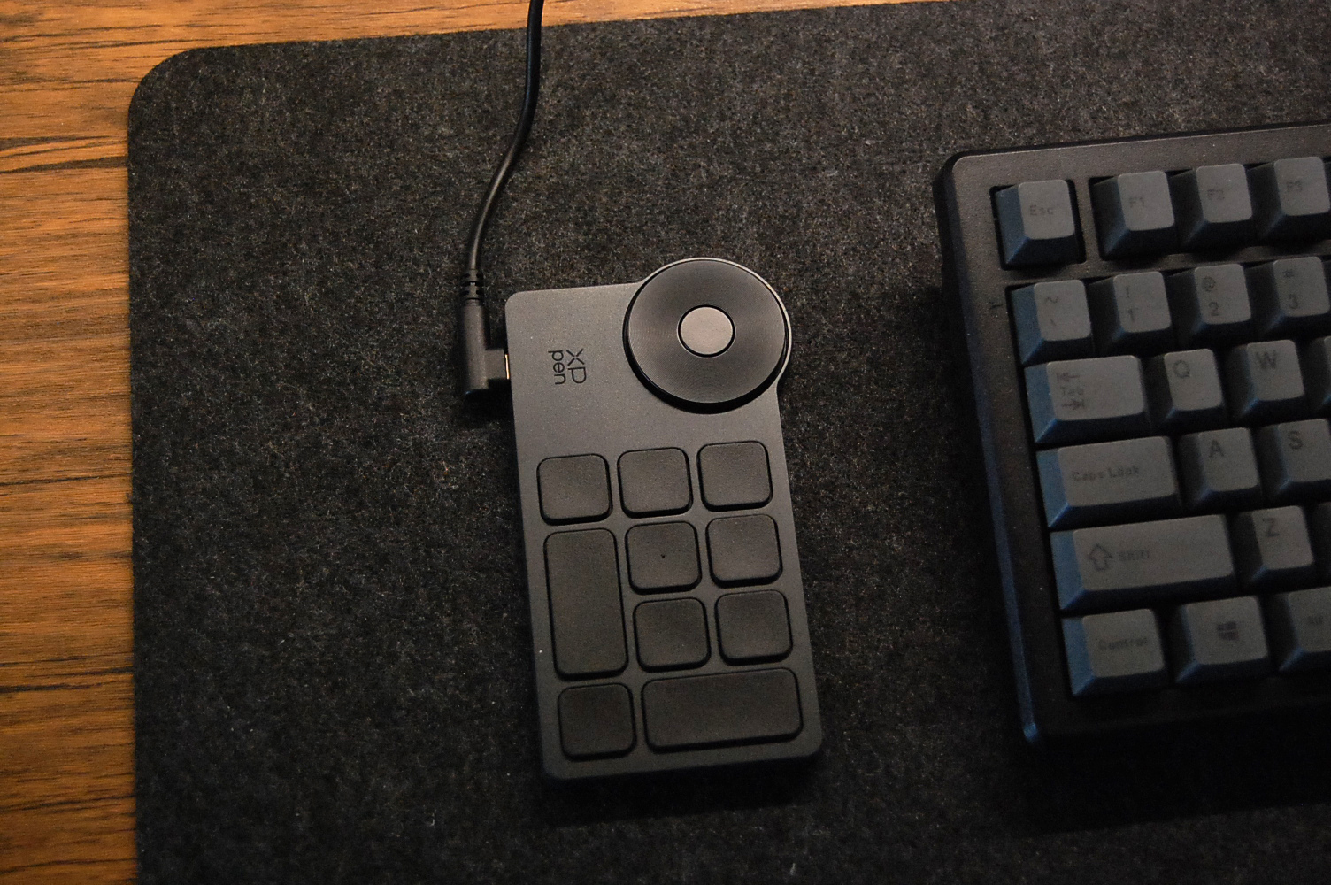 ダビンチリゾルブでの動画編集に便利なXp-penの左手デバイス「ACK05