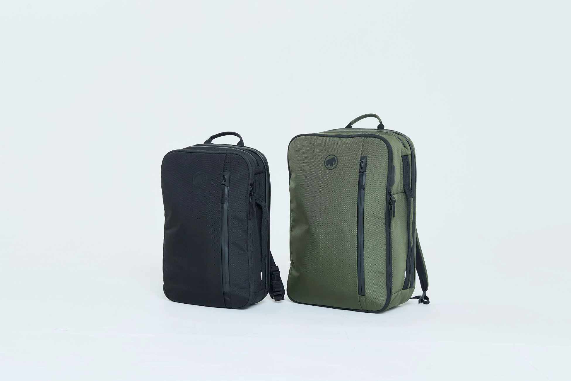 リュック、バックパック、鞄、黒、カーキ、マンモスロゴ