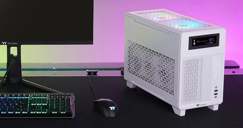 TR100シリーズの内部とRGBライティング